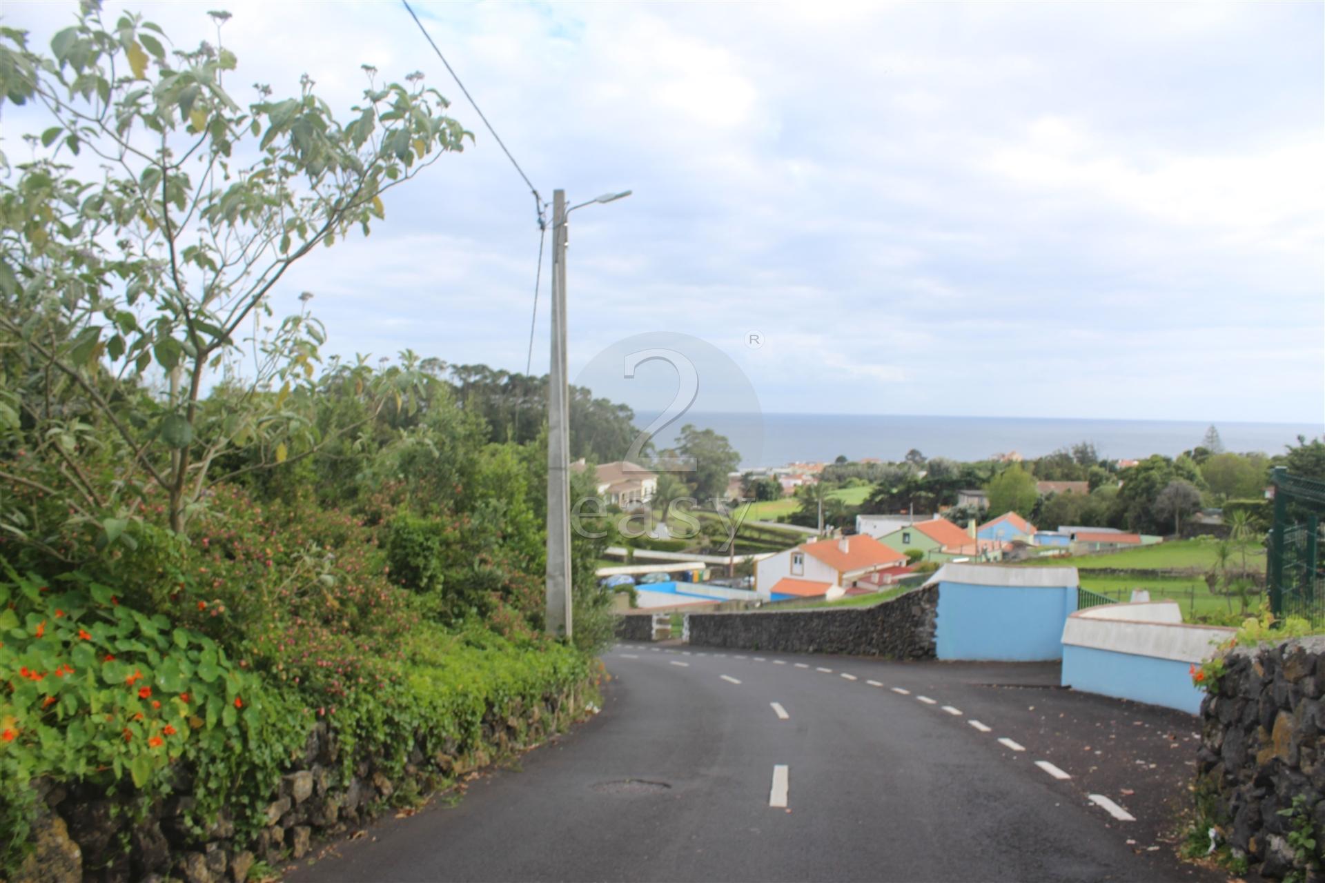 Fantástico terreno urbanizável localizado na freguesia de São Pedro, lugar de São Carlos.