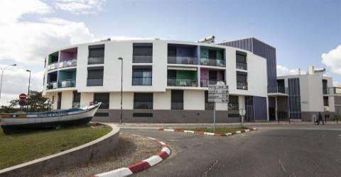 apartamento t2 em monte para férias gordo vista lateral para mar ar condicionado e garagem