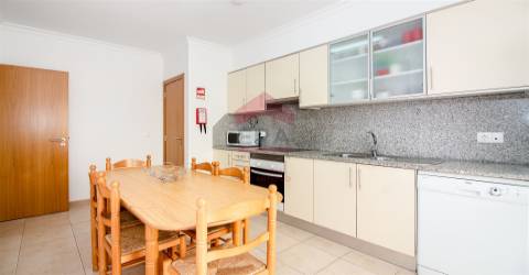 apartamento t2 em monte gordo 200m da praia  para  férias