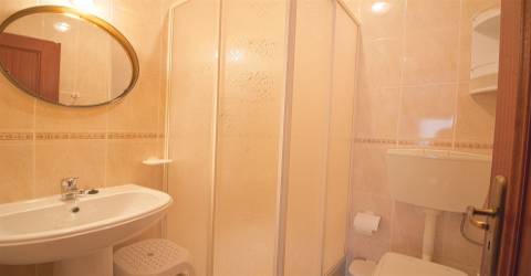 apartamento t2 em monte gordo para férias com vista lateral  para o mar.