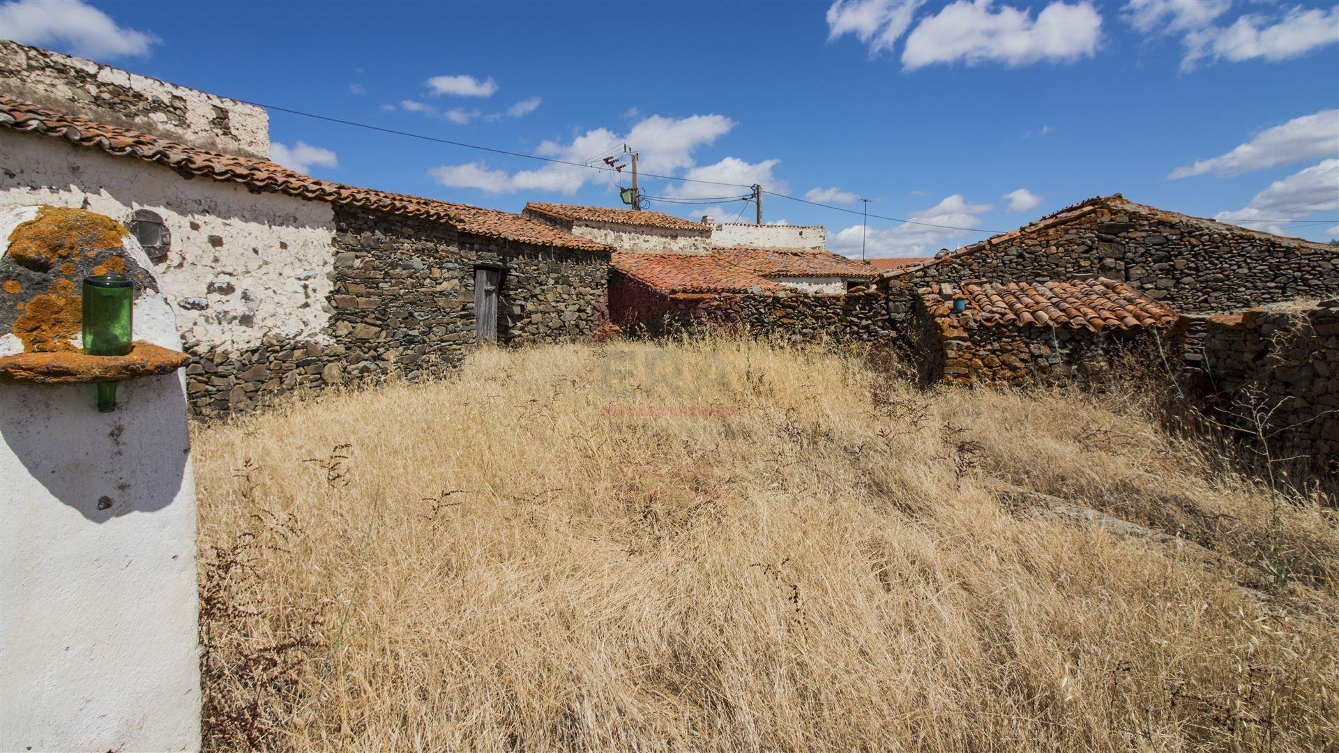 Moradia para Restaurar  Venda em Alcoutim e Pereiro,Alcoutim