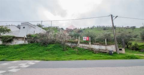 Terreno com possibilidade de construção de moradia com magnifica vista sobre o rio Guadiana.