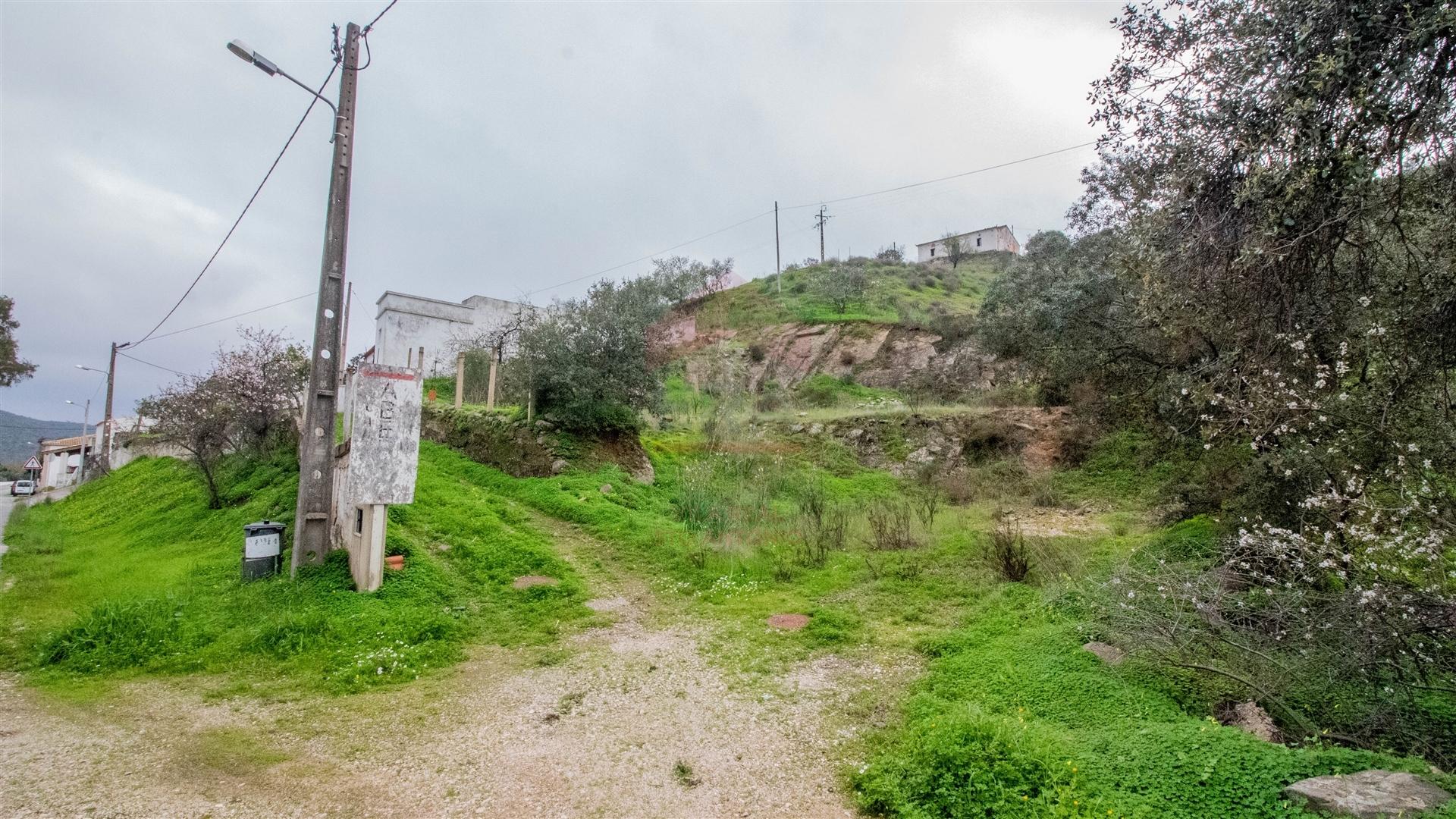 Terreno com possibilidade de construção de moradia com magnifica vista sobre o rio Guadiana.