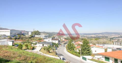 Terreno rústico para construção com 4.227 m2 em Santo Adrião, Vizela