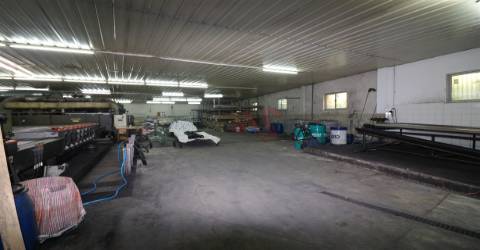 Armazém com 1791 m2 em São Miguel, Vizela