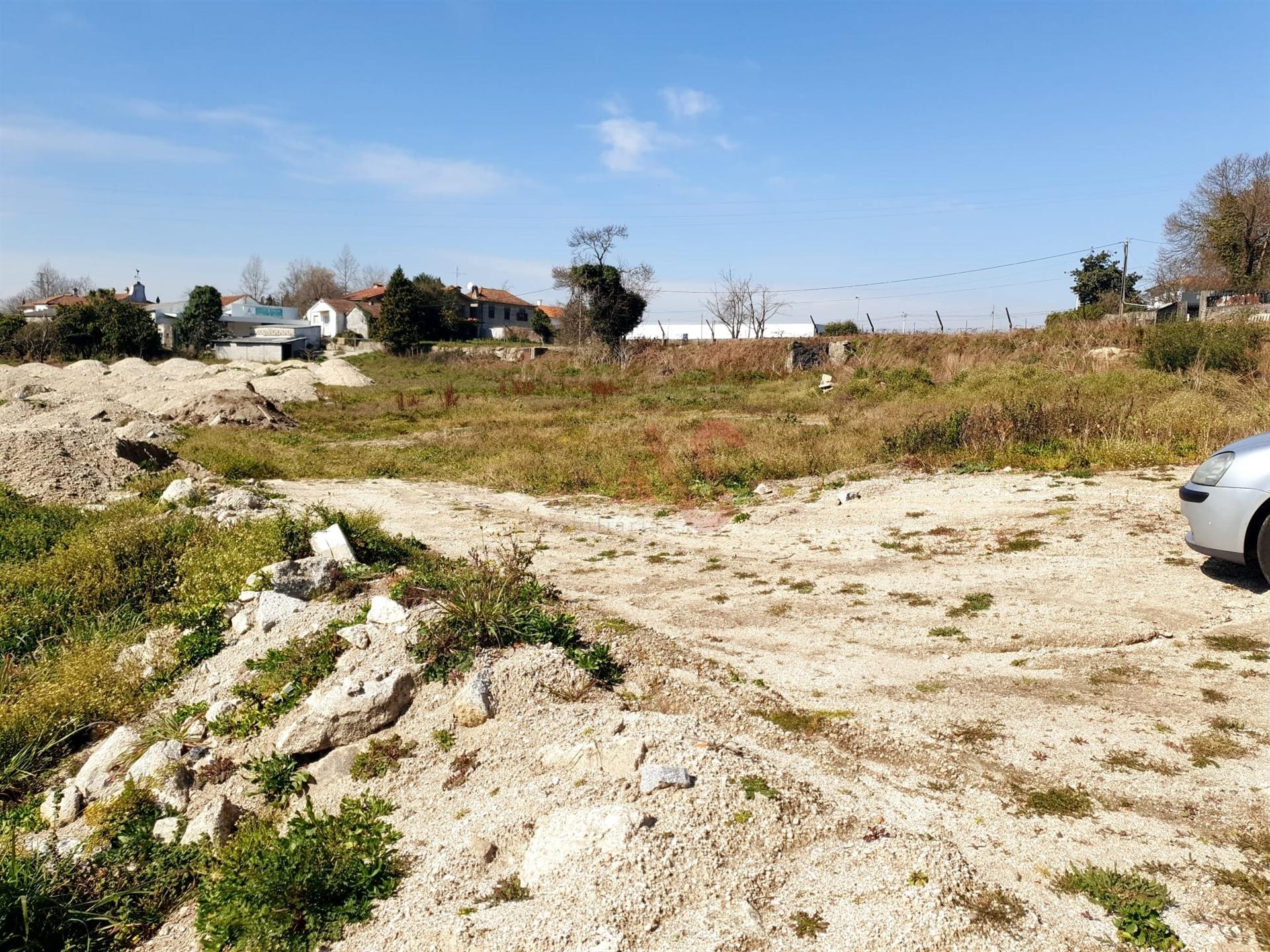 Terreno para construção com 9023 m2 em Serzedelo, Guimarães