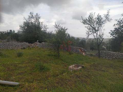 Moradia para restauro em Querença, Tôr e Benafim - Loulé