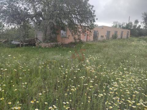 Moradia para restauro em Querença, Tôr e Benafim - Loulé
