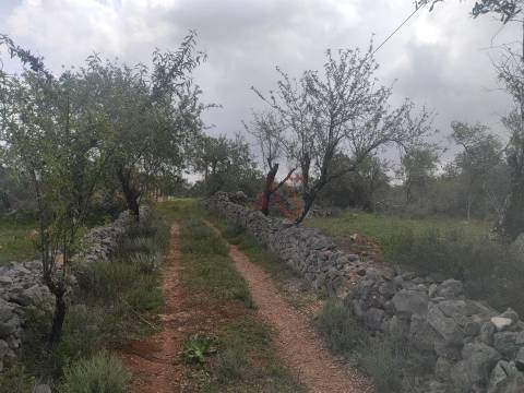 Moradia para restauro em Querença, Tôr e Benafim - Loulé