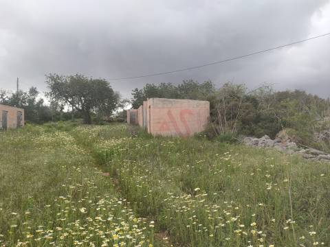 Moradia para restauro em Querença, Tôr e Benafim - Loulé