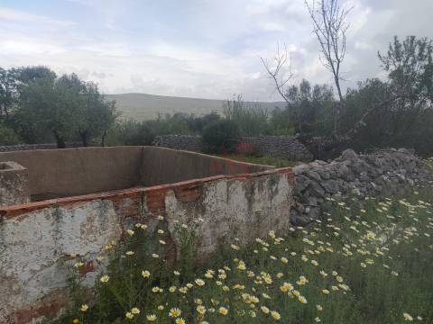 Moradia para restauro em Querença, Tôr e Benafim - Loulé