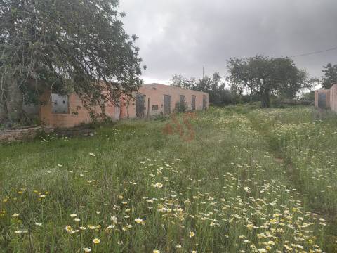 Moradia para restauro em Querença, Tôr e Benafim - Loulé