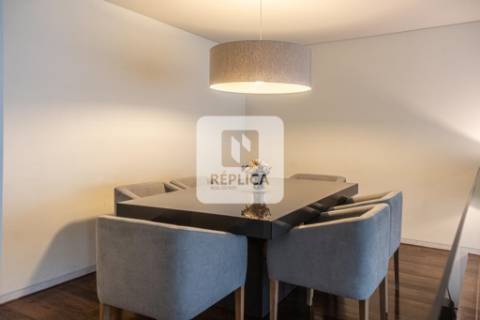 Apartamento T3 com Terraço na Foz do Douro