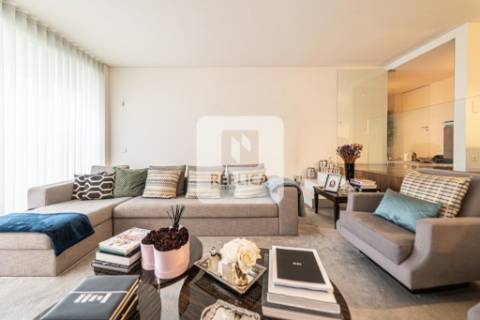 Apartamento T3 com Terraço na Foz do Douro