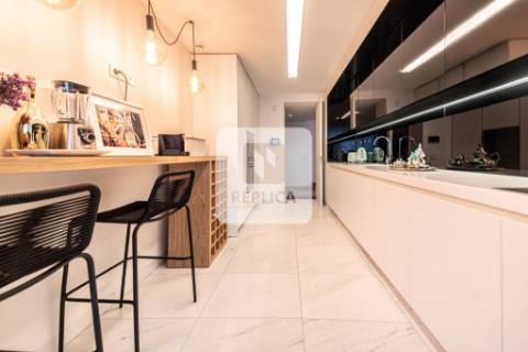 Apartamento T3 com Terraço na Foz do Douro