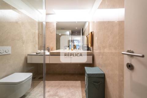 Apartamento T3 com Terraço na Foz do Douro