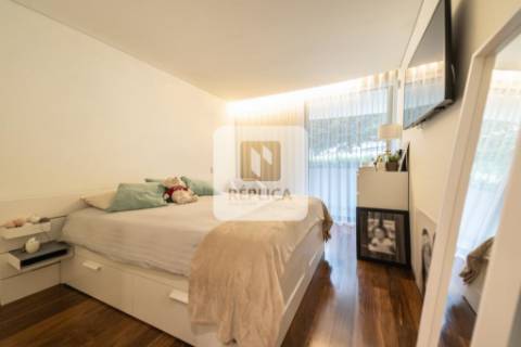 Apartamento T3 com Terraço na Foz do Douro