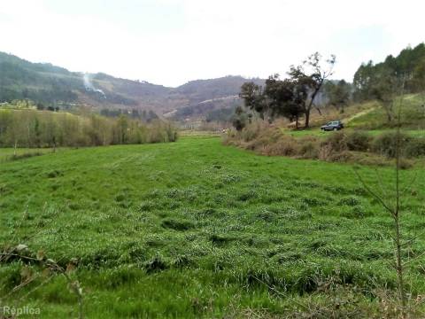 Terreno com vistas sobre Rio - Braga- Cabeceiras de Basto