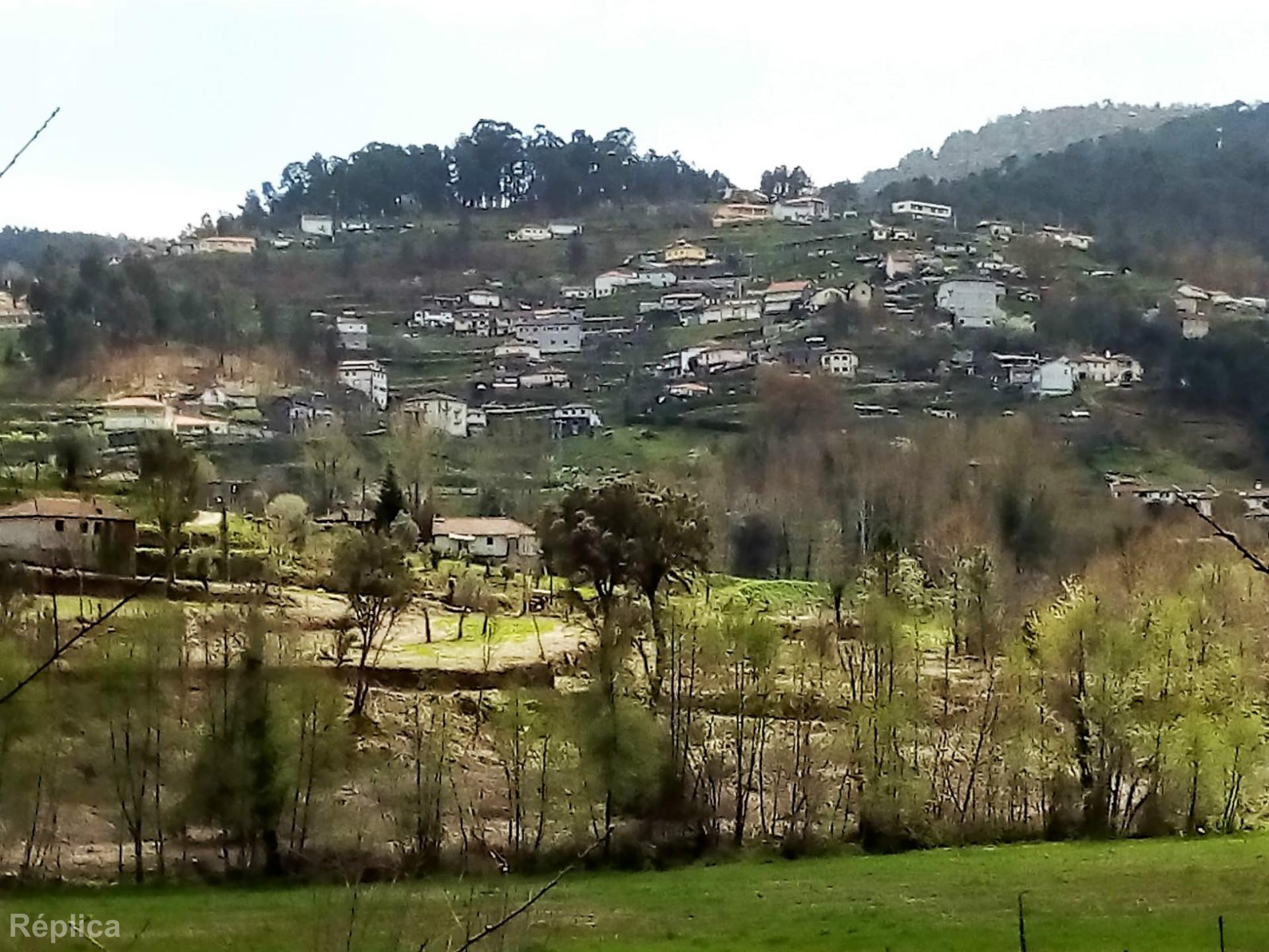 Terreno com vistas sobre Rio - Braga- Cabeceiras de Basto