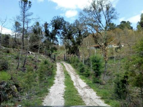 Terreno com vistas sobre Rio - Braga- Cabeceiras de Basto