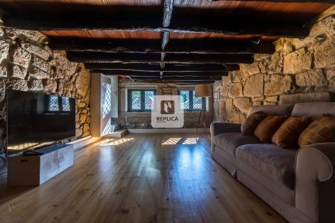 Moradia T4 Centenária no Bonfim