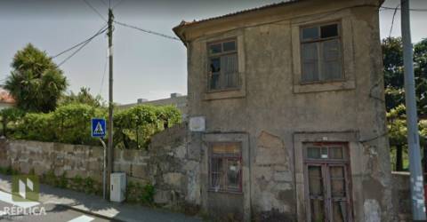 Terreno  para construção a 10 minutos do Hospital S. João.