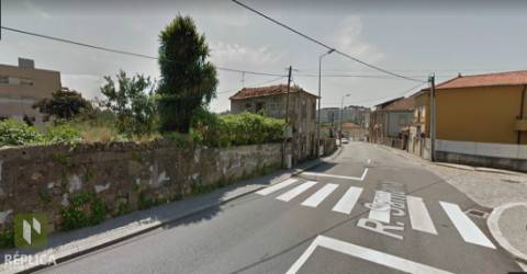 Terreno  para construção a 10 minutos do Hospital S. João.