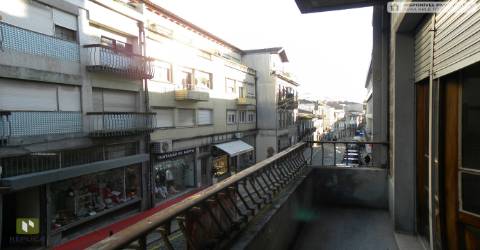 Prédio para reabilitar na Baixa do Porto