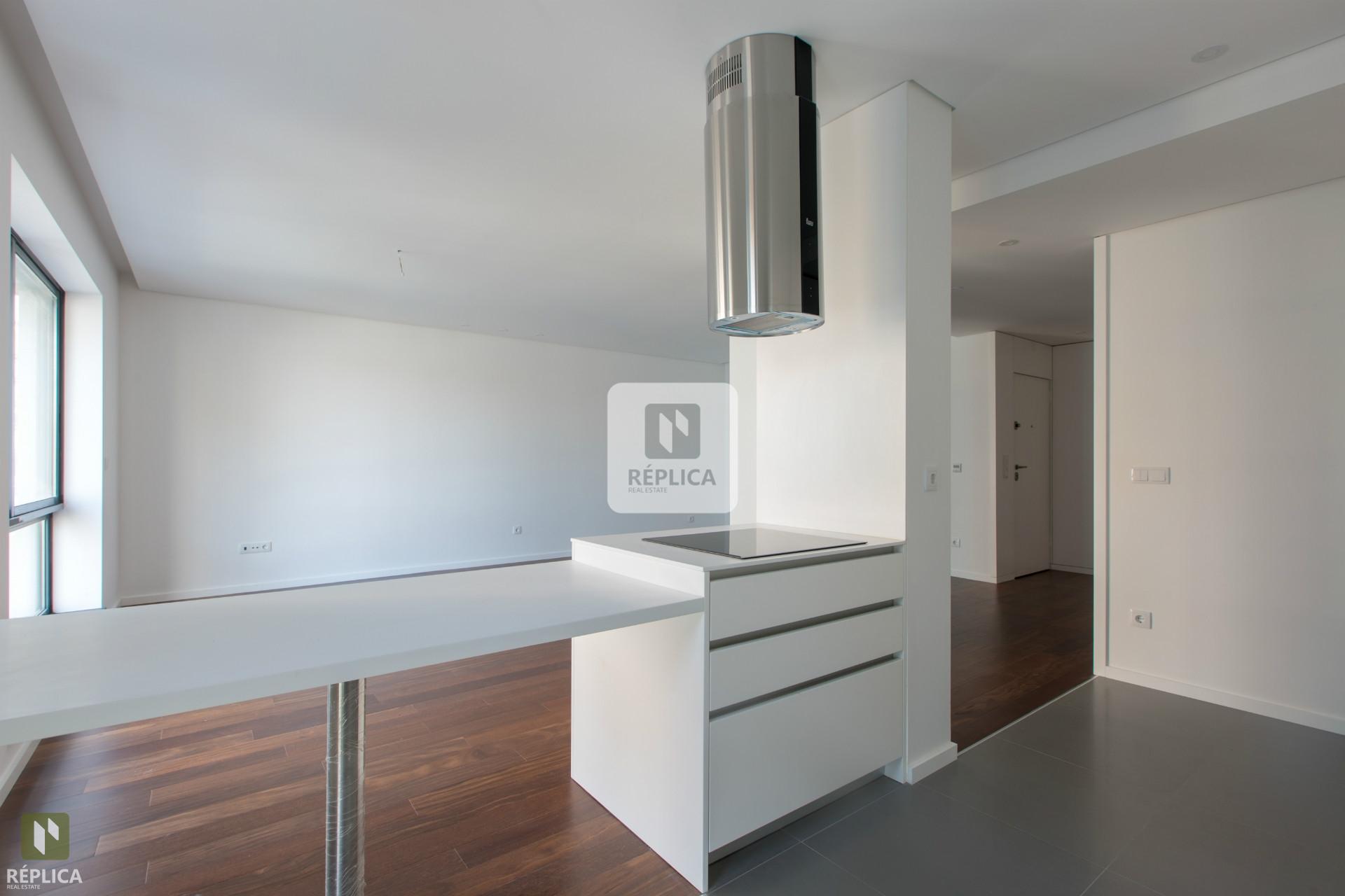 Apartamento T4 à Rotunda da Boavista