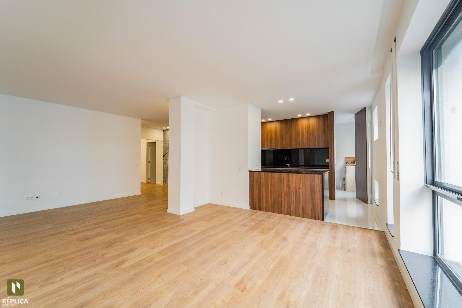 Apartamento T4 Venda em Cedofeita, Santo Ildefonso, Sé, Miragaia, São Nicolau e Vitória,Porto