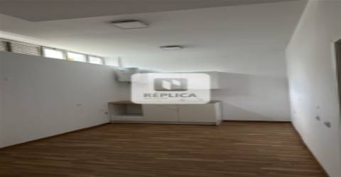 Loja à Avenida da Boavista