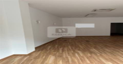 Loja à Avenida da Boavista