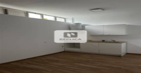 Loja à Avenida da Boavista