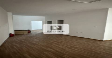 Loja à Avenida da Boavista