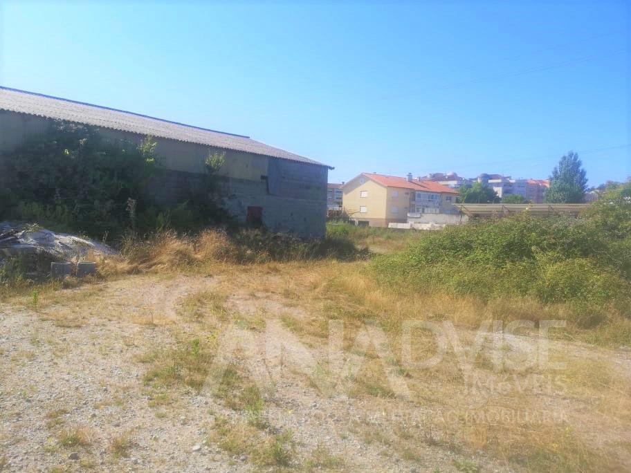 Lote de terreno para armazéns e comércio em Viseu