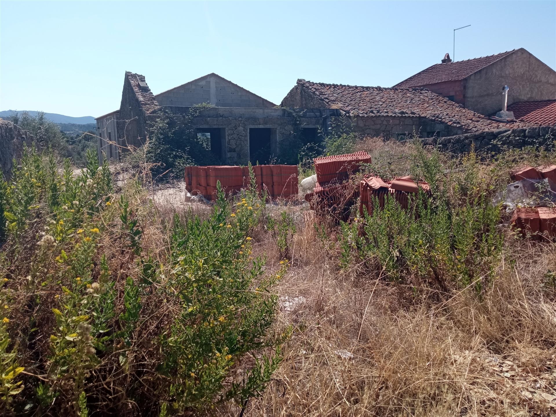 Terreno em Aldeia de João Pires