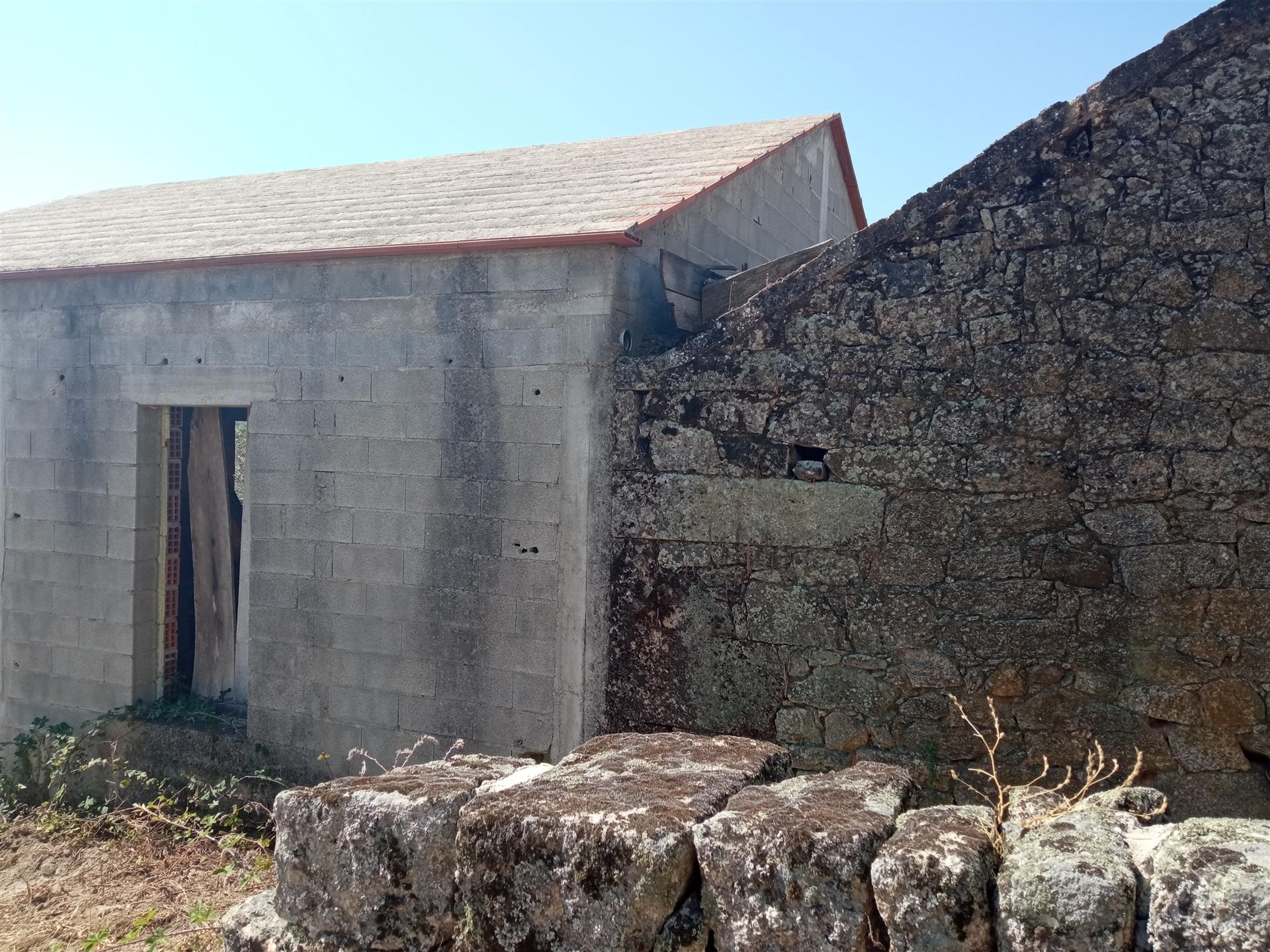 Terreno em Aldeia de João Pires