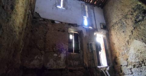 Moradia em banda em pedra