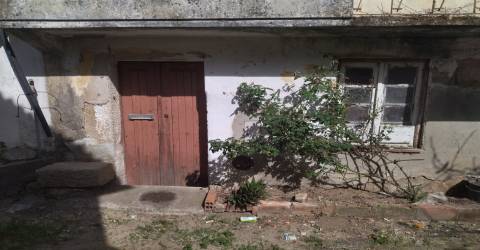 Moradia em banda em pedra