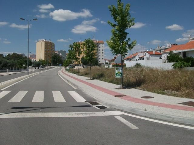 Lote de terreno para construção de uma moradia geminada em Castelo Branco