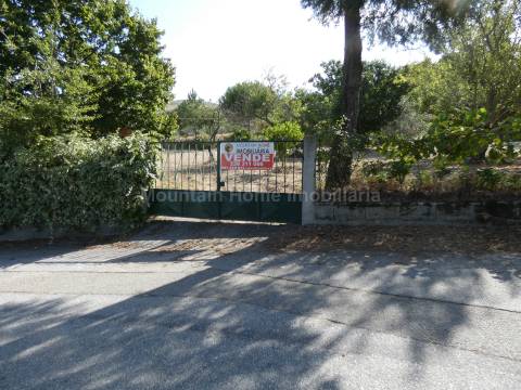 Moradia T3 Venda em Linhares,Celorico da Beira