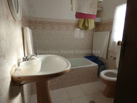 Moradia T3 Venda em Linhares,Celorico da Beira