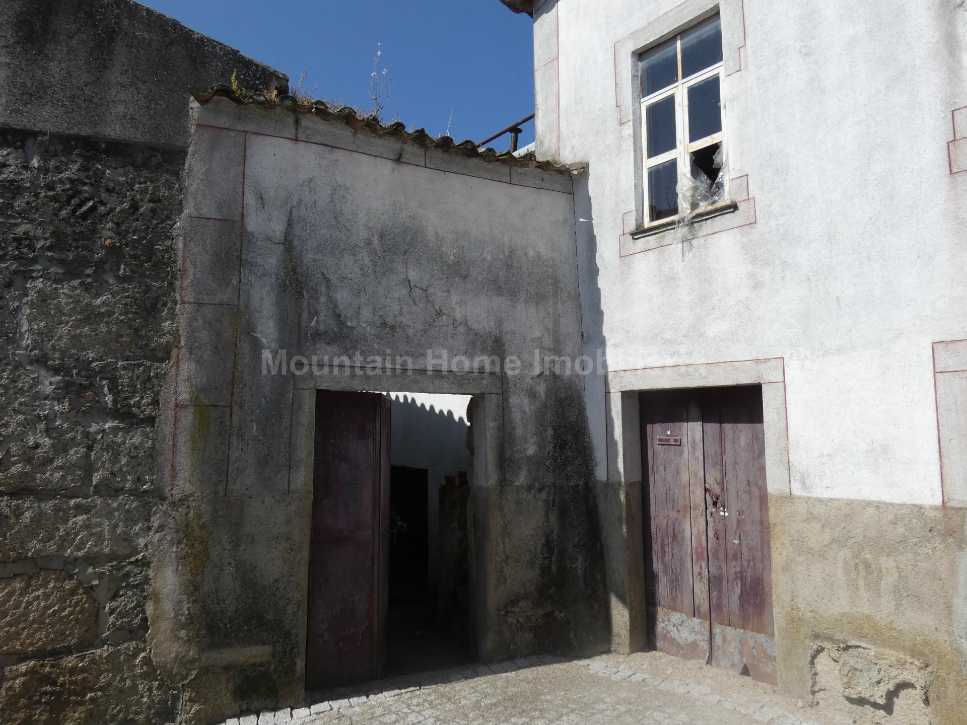 Moradia para Restaurar T4 Venda em Ervedal e Vila Franca da Beira,Oliveira do Hospital