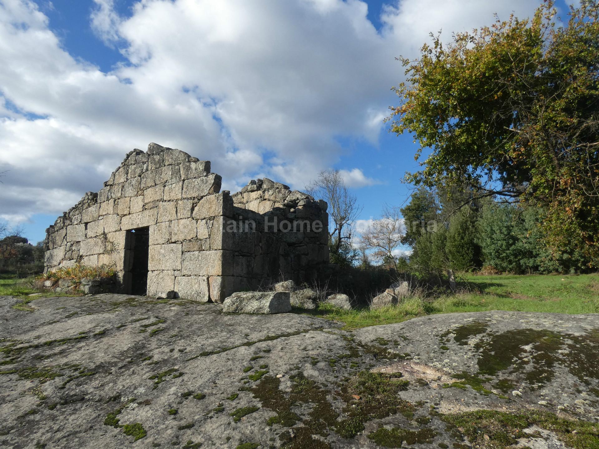 Quinta  Venda em Vila Nova de Tazem,Gouveia