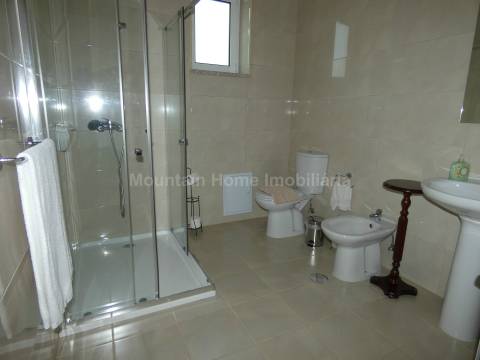 Moradia T3 Venda em Linhares,Celorico da Beira