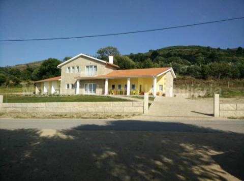 Hotel T3 Venda em Linhares,Celorico da Beira