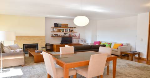 T3 em condomínio fechado na Foz