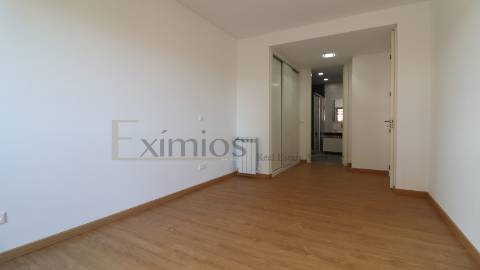 Apartamento T3 com lugar de garagem, na Póvoa de Varzim