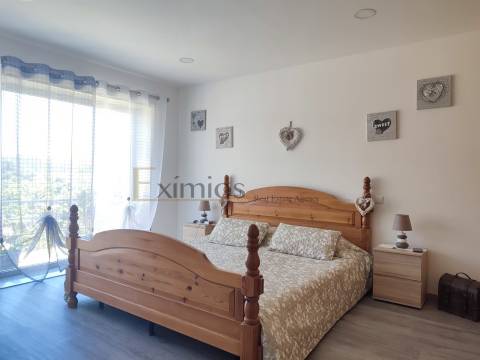 Moradia V4 seminova, em Beiriz