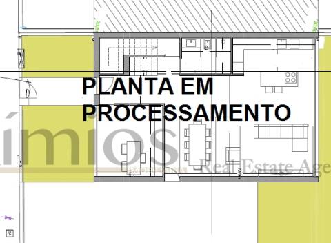 Moradia V4 seminova, em Beiriz